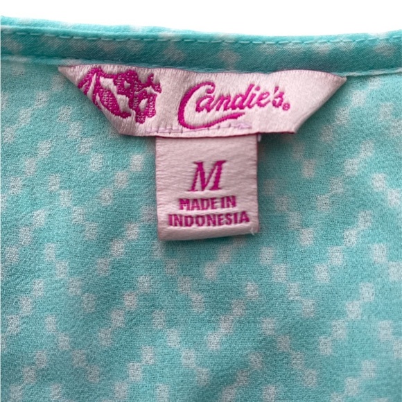 Women’s blouse size Medium - Picture 2 of 4